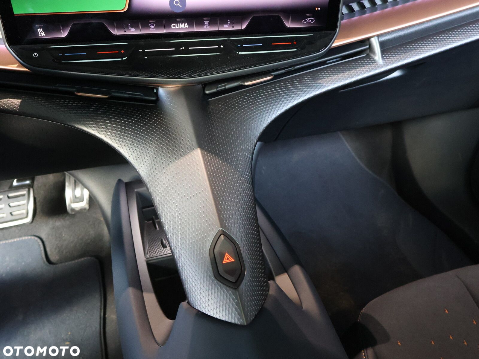 Cupra Tavascan 82kWh 4Drive VZ - 16