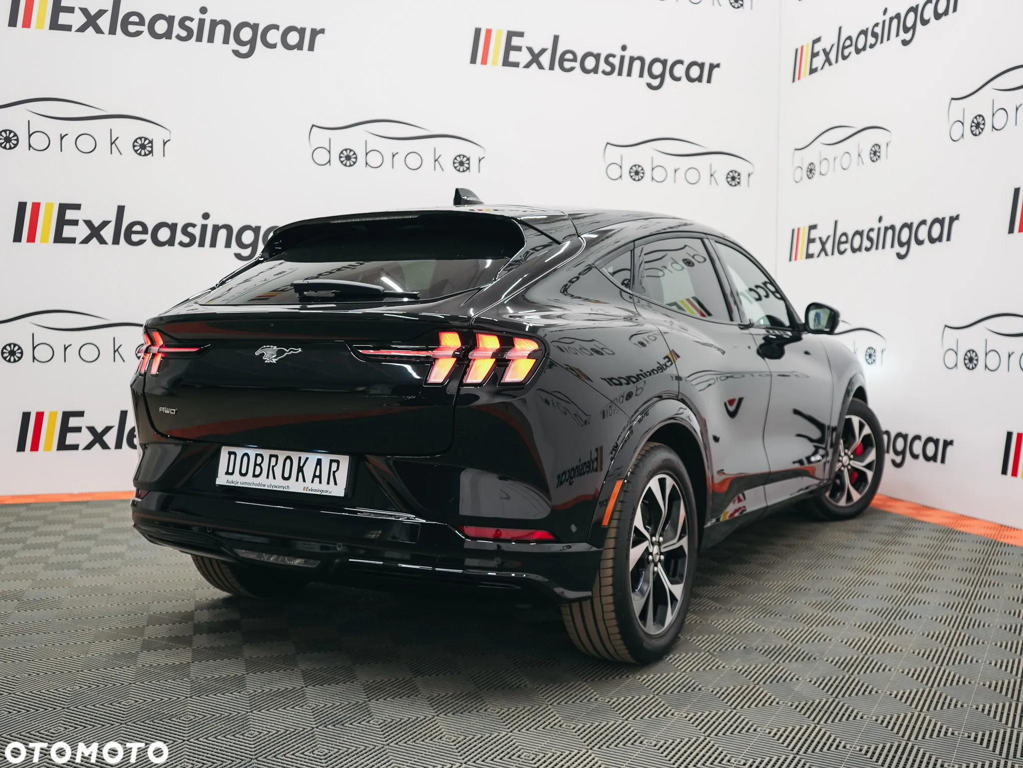 Ford Mustang Mach-E 73 kWh AWD Premium - 12