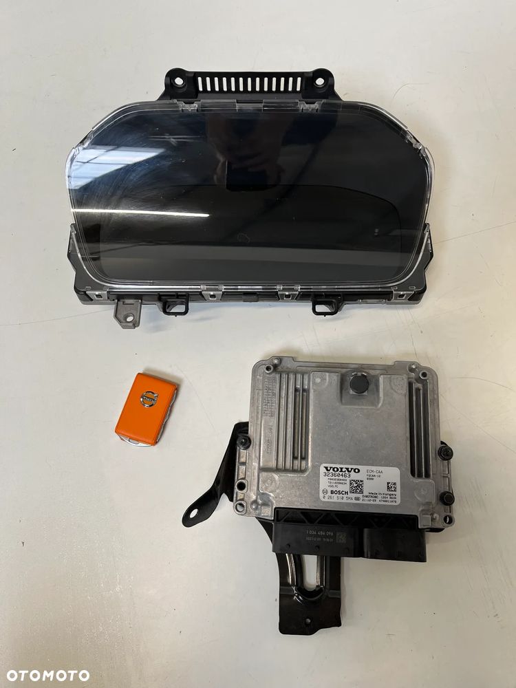 Volvo XC40 1.5 BENZYNA 9tys km 21r STEROWNIK SILNIKA komputer 32360463 - 1
