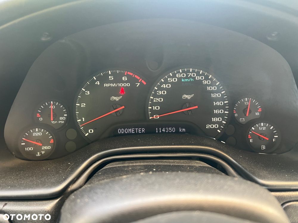 Chevrolet Corvette - 17