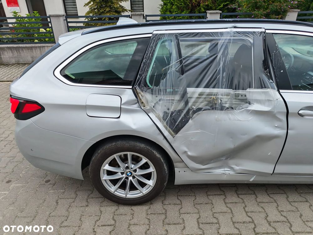 BMW Seria 5 530d xDrive mHEV - 18