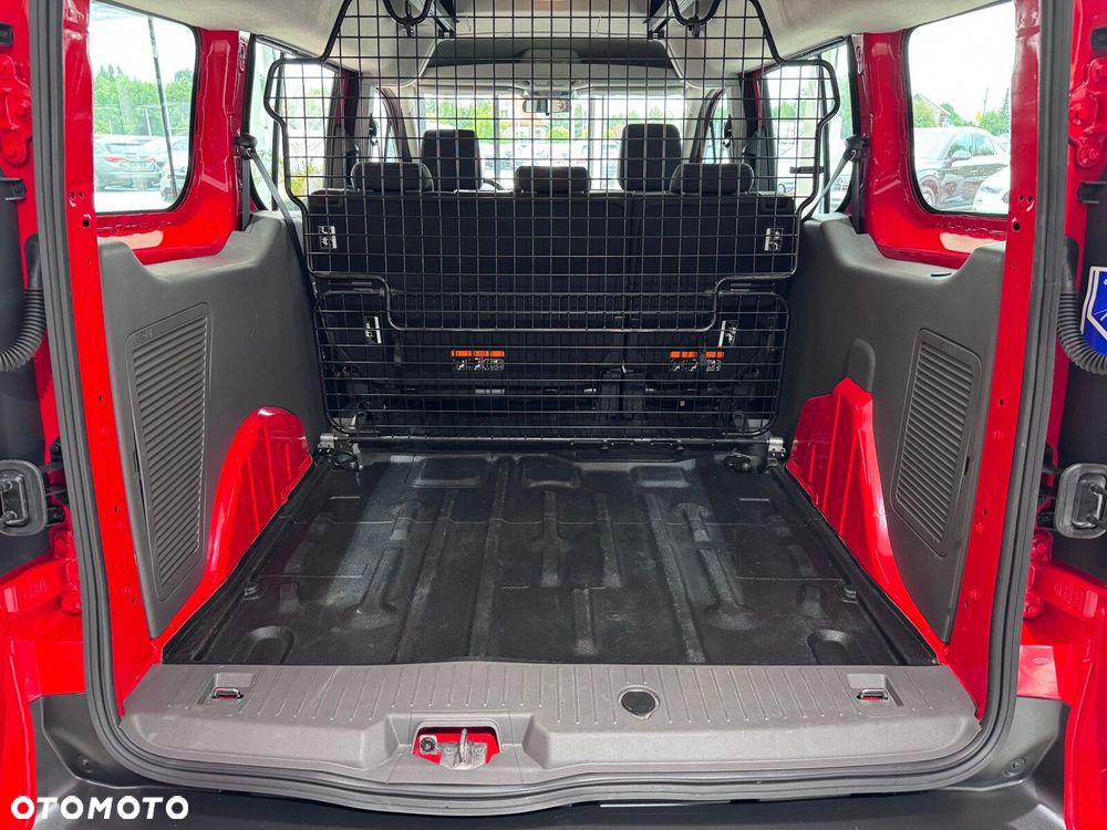 Ford Transit Connect - 18