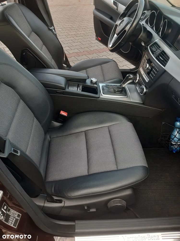 Mercedes-Benz Klasa C 220 CDI DPF Automatik BlueEFFICIENCY Avantgarde - 11