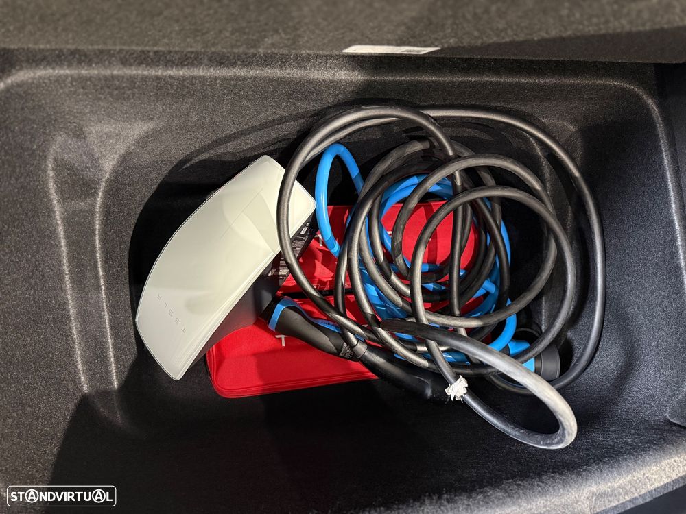 Tesla Model Y Performance Dual Motor AWD - 13