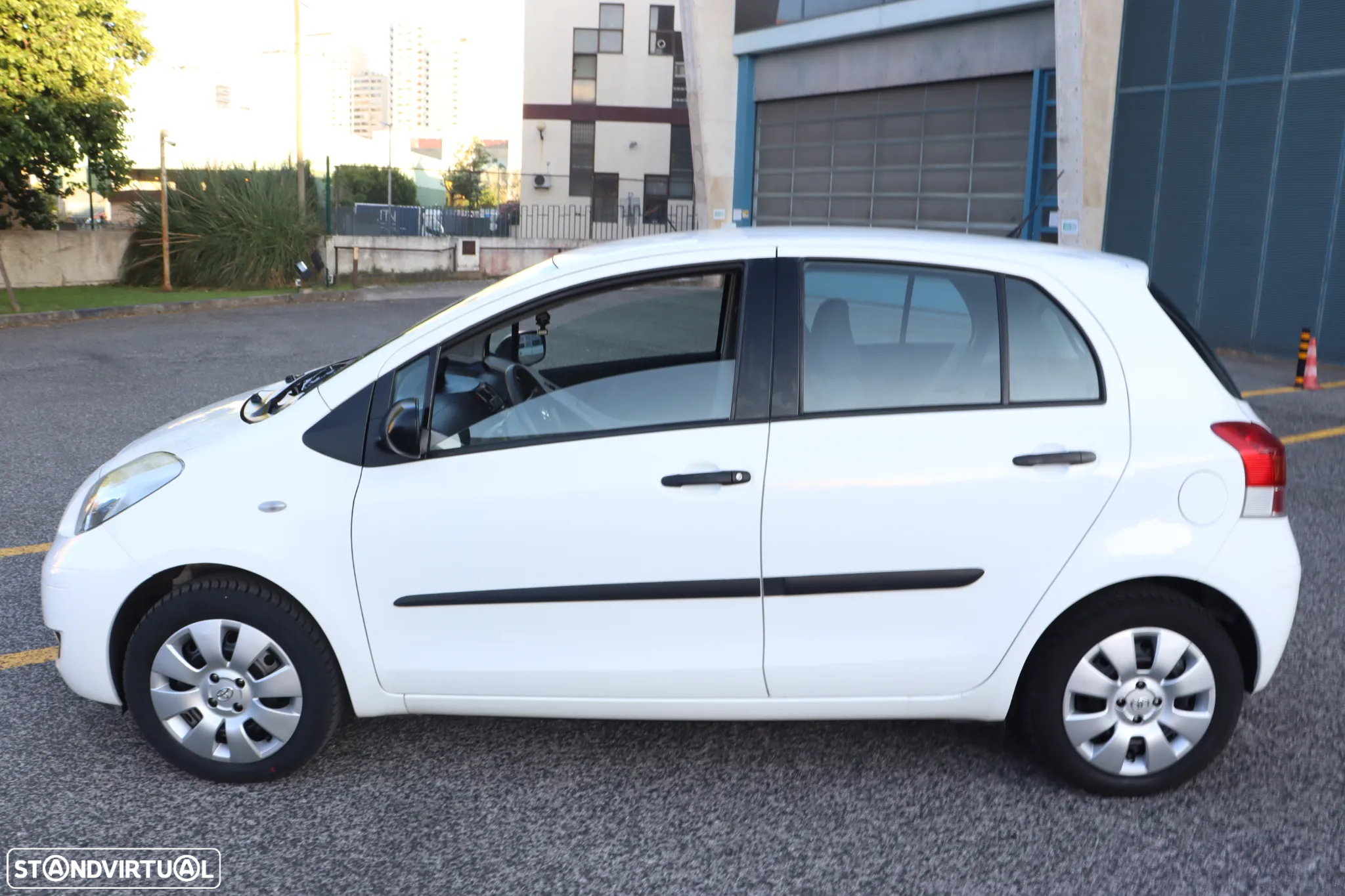 Toyota Yaris 1.0 VVT-i Comfort - 47