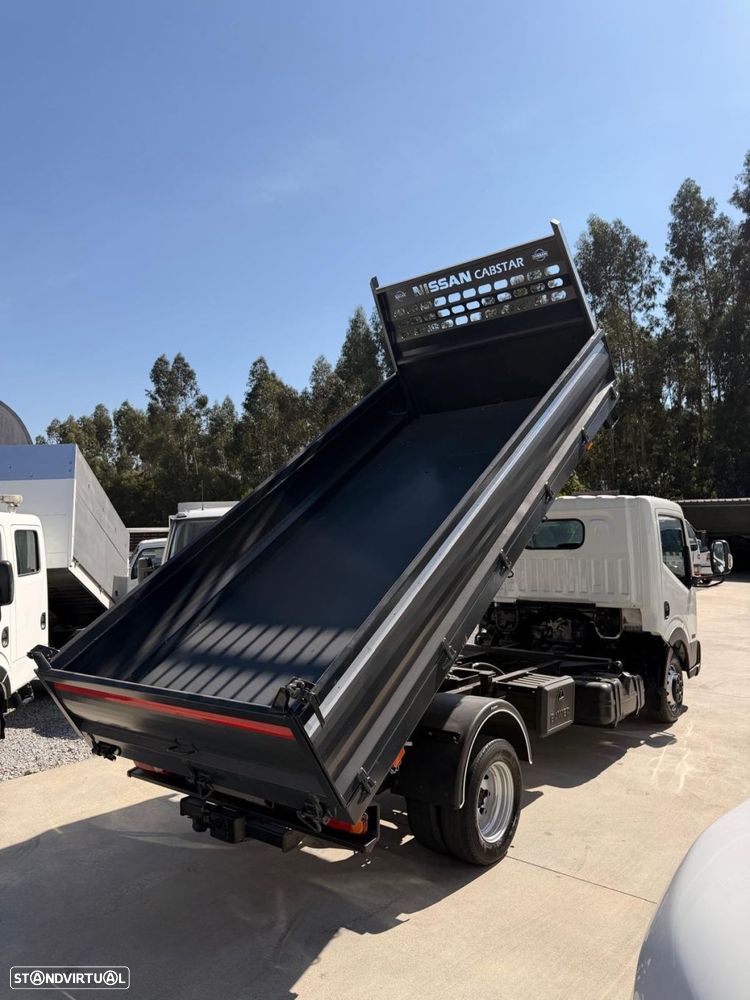 Nissan Cabstar 3.0 TRIBASCULANTE C/IVA Dedutivel - 10
