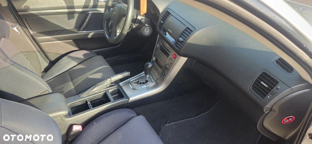 Subaru Legacy - 13