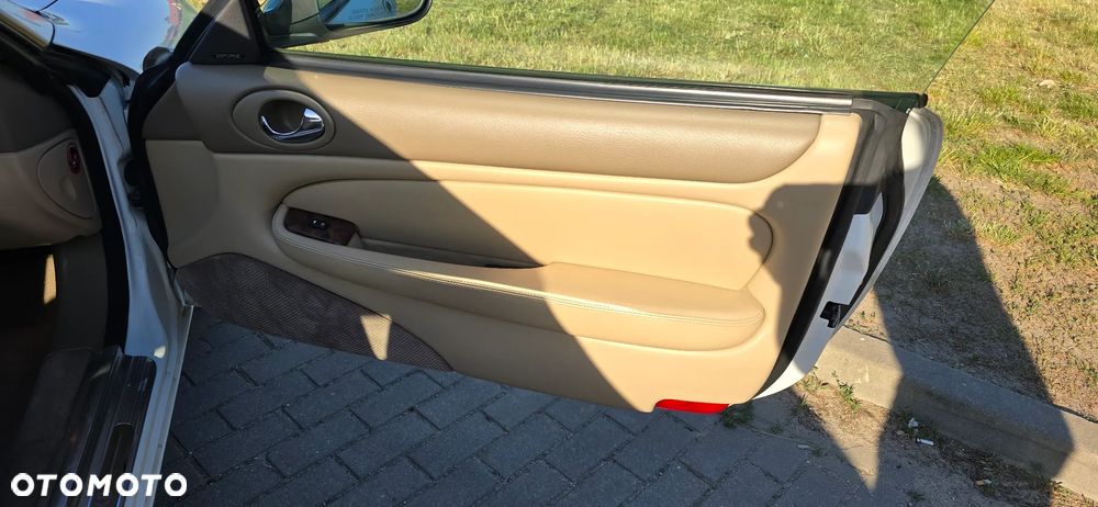 Jaguar XK8 4.0 - 24