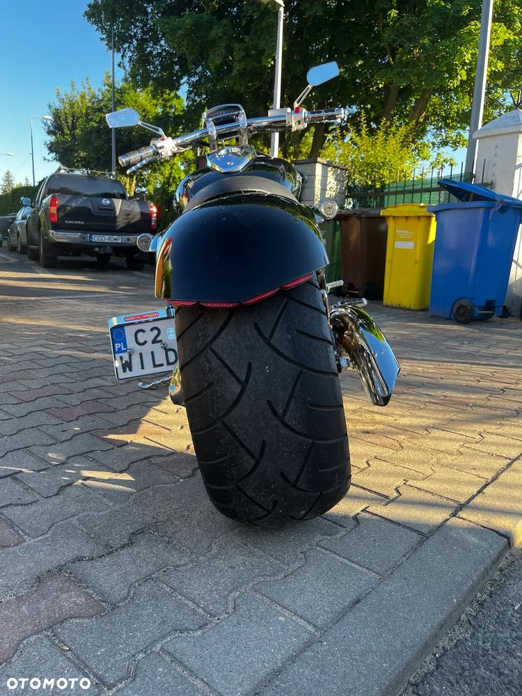 Suzuki Intruder - 3