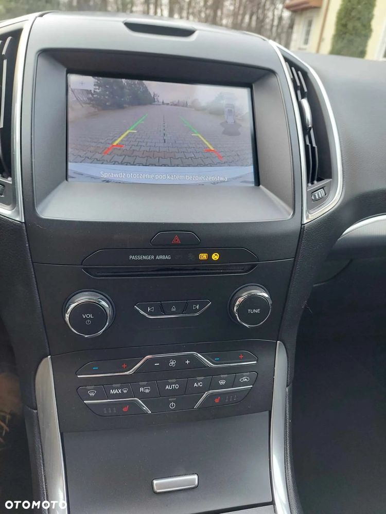 Ford S-Max - 13