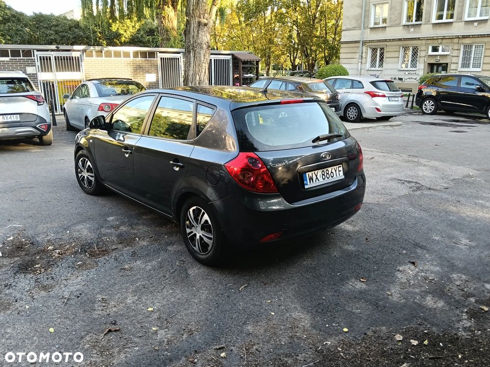 Kia Ceed - 15