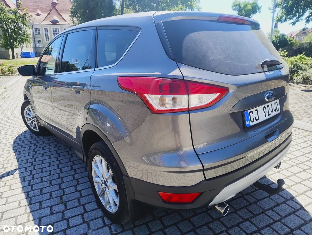 Ford Kuga 2.0 TDCi 2x4 Titanium - 5