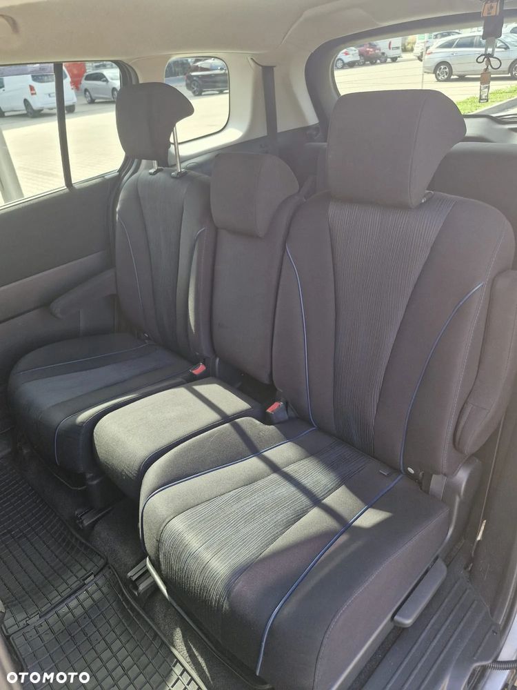Mazda 5 - 8