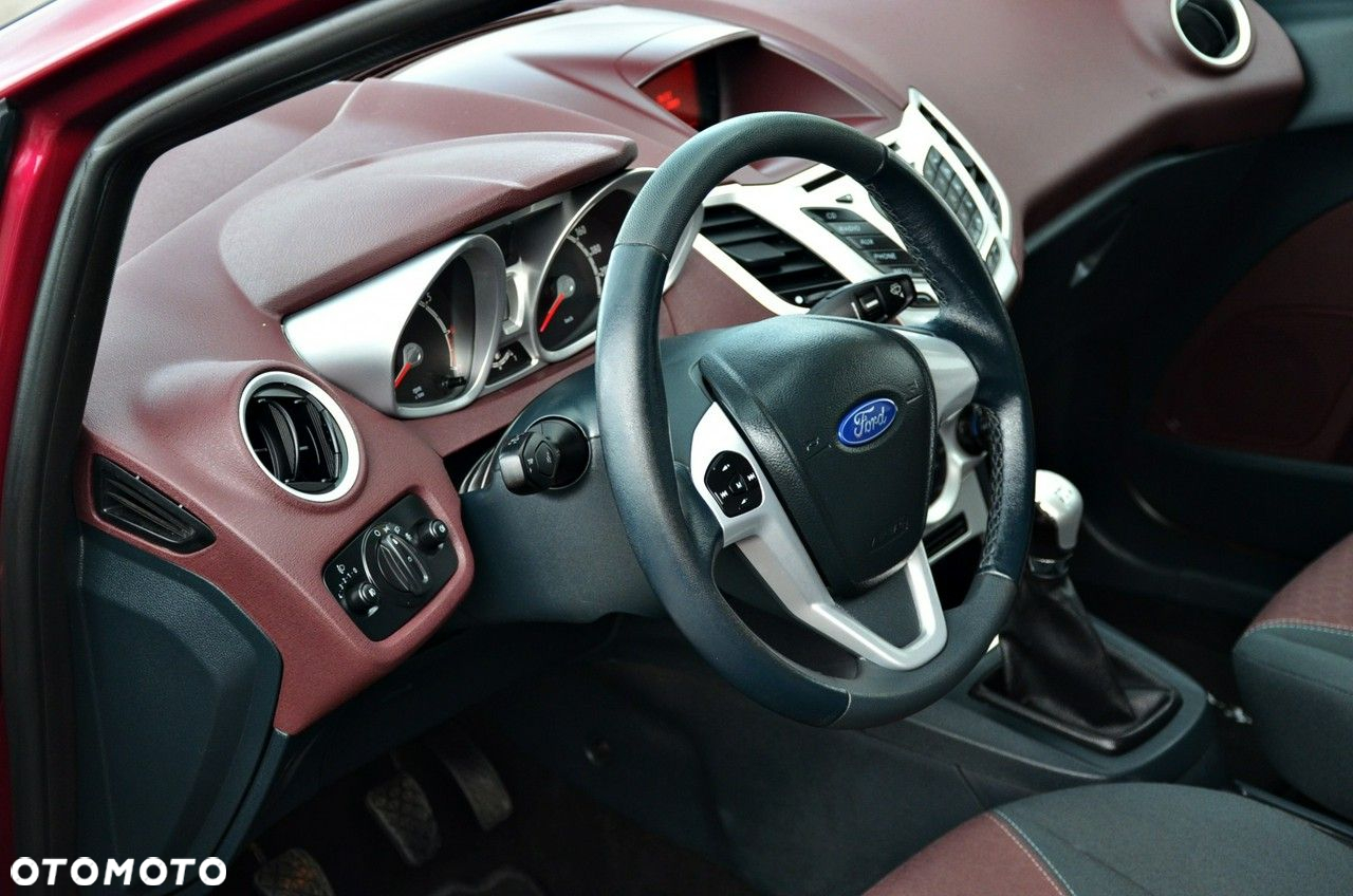 Ford Fiesta - 22