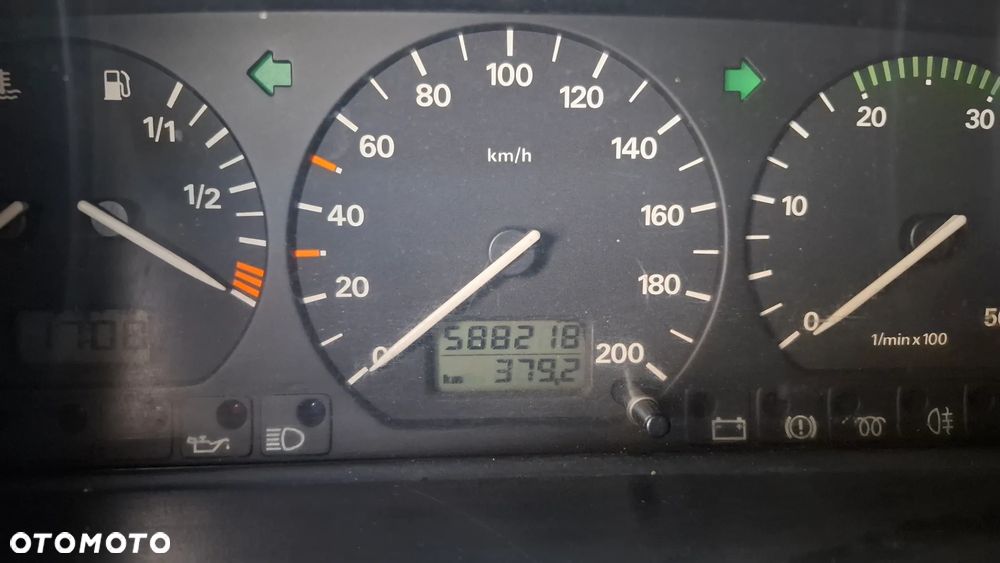 Volkswagen Caravelle - 22