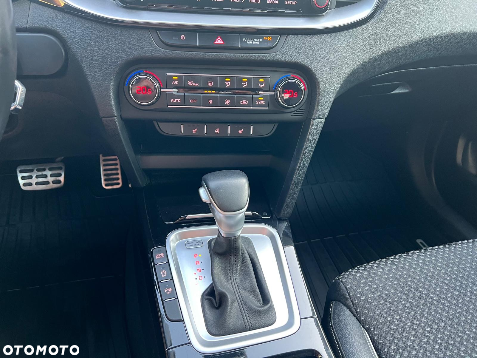 Kia Ceed 1.6 CRDi SCR L Business Line DCT - 17