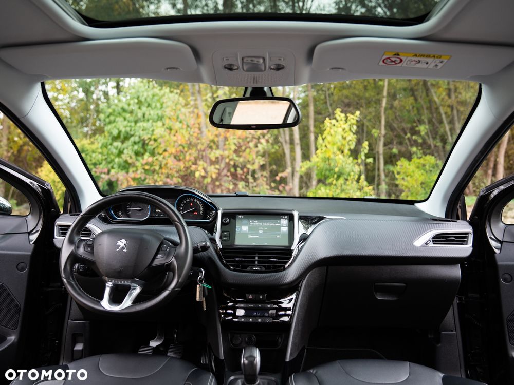 Peugeot 2008 1.2 Pure Tech Allure S&S - 31