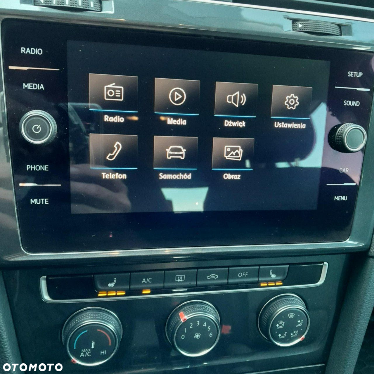 Volkswagen Golf - 11