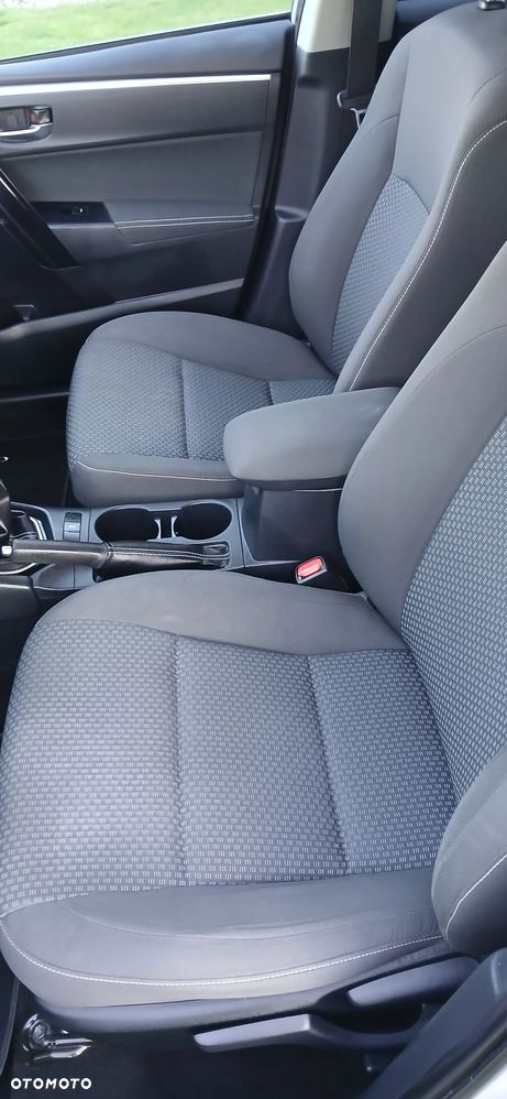 Toyota Corolla 1.6 Comfort - 17