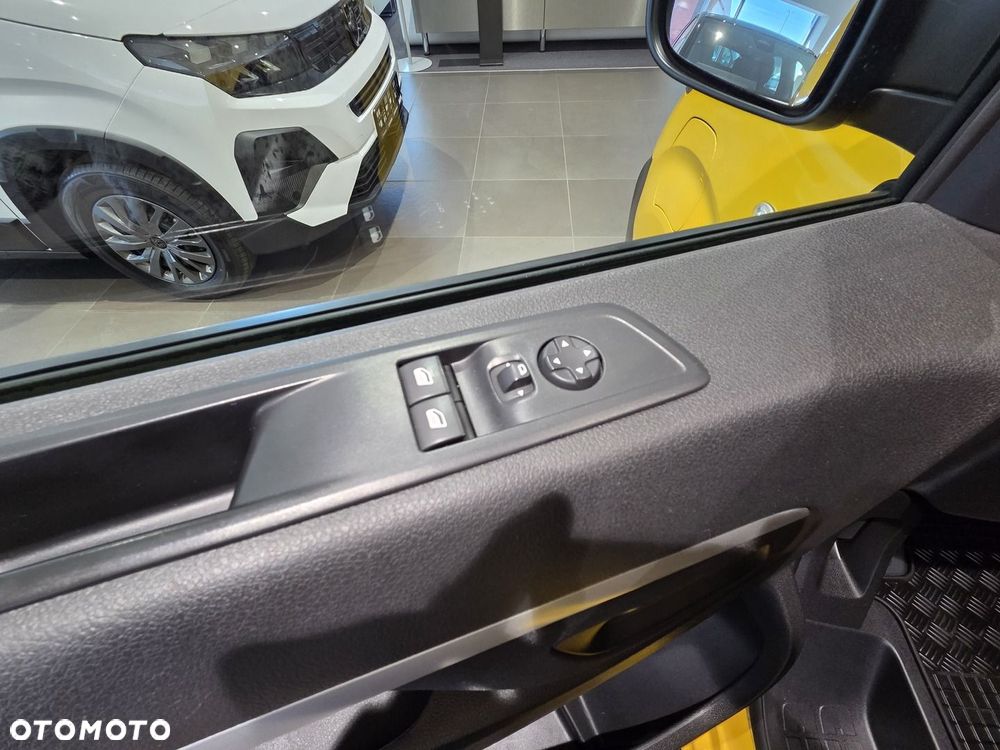 Opel Vivaro - 11