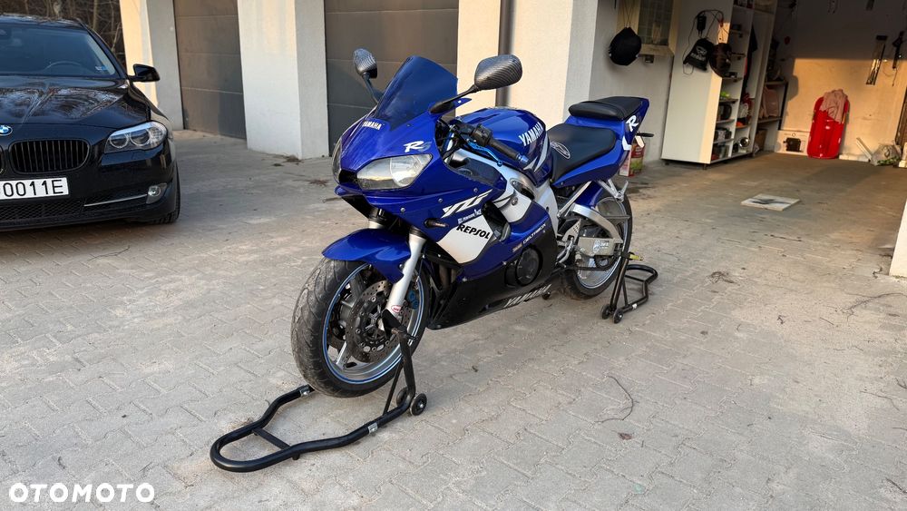 Yamaha R6 - 11