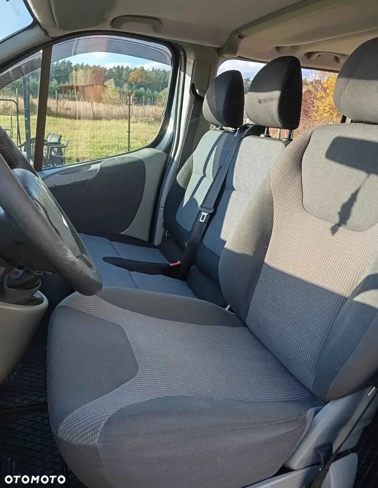 Opel Vivaro - 10
