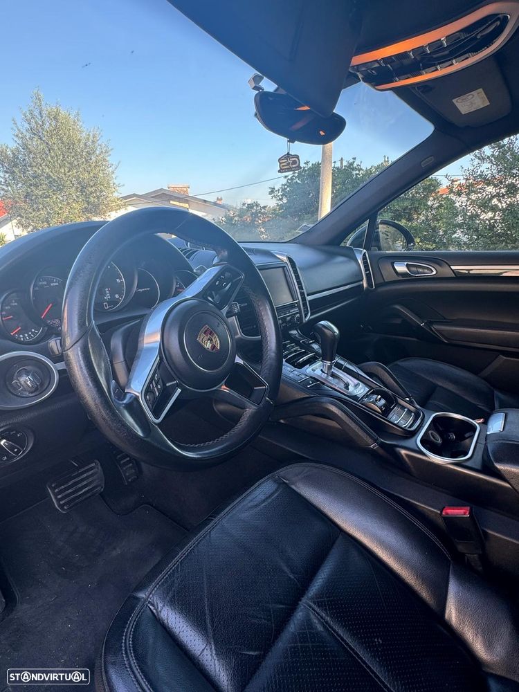 Porsche Cayenne - 12