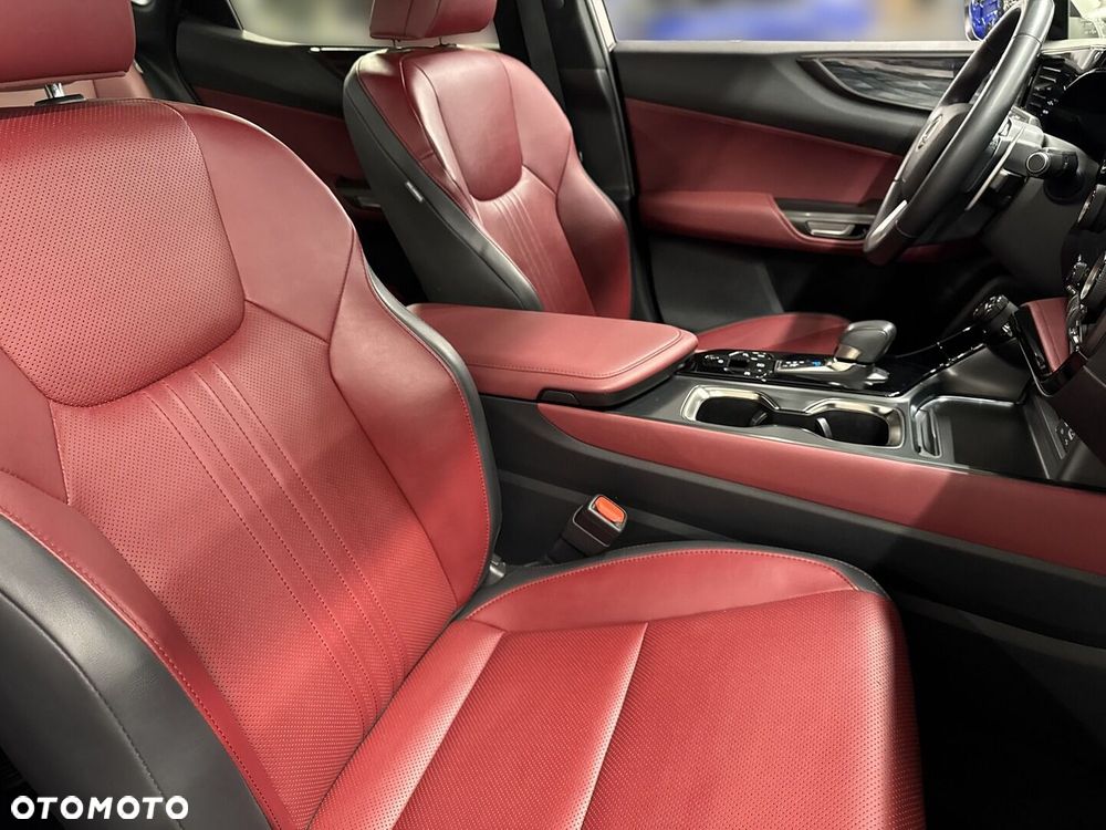 Lexus NX 350h Business AWD - 25