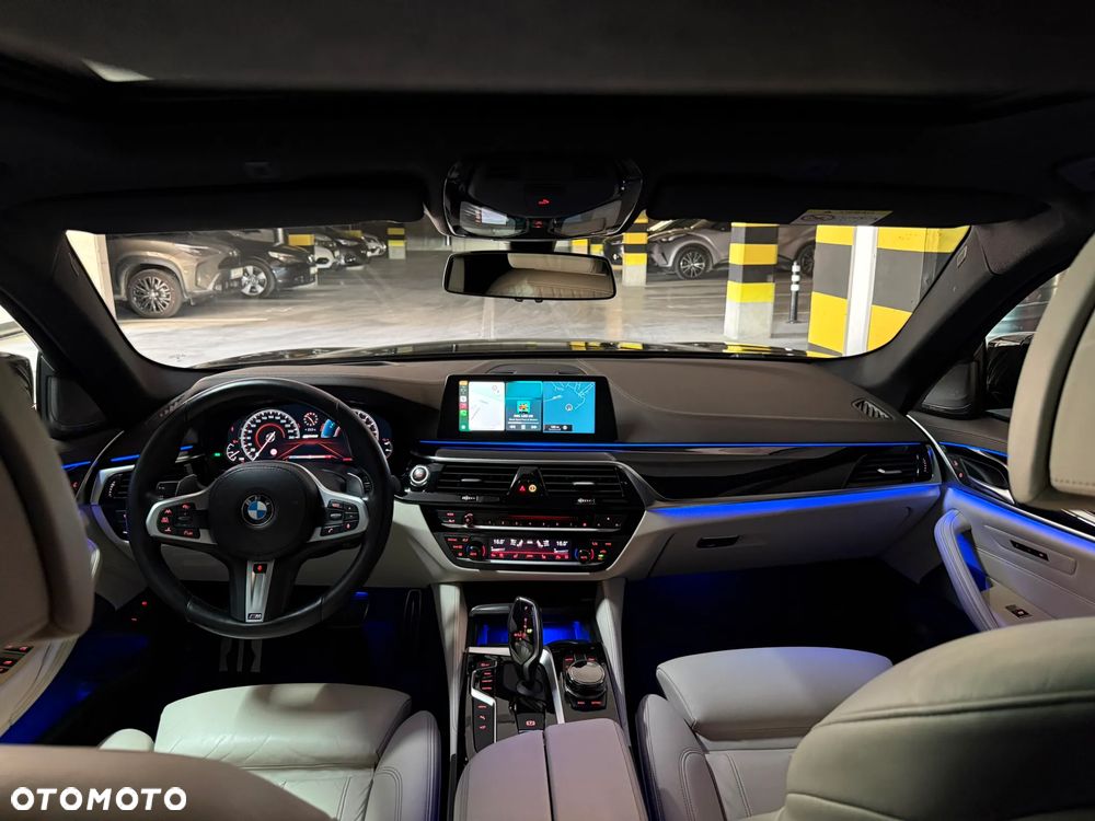 BMW Seria 5 530i Luxury Line sport - 8