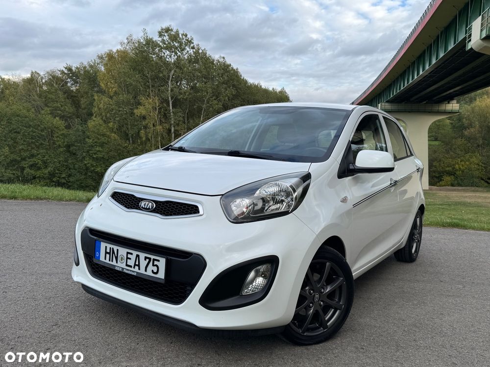 Kia Picanto 1.0 Fifa World Cup Edition - 1