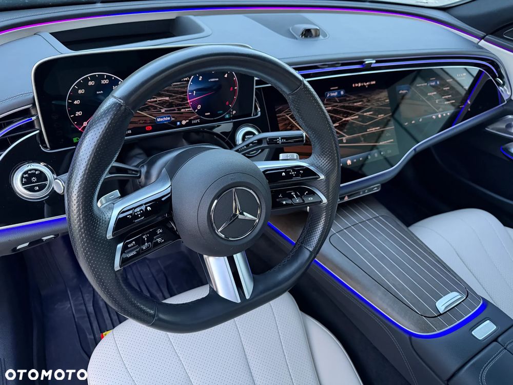 Mercedes-Benz Klasa E 220 d mHEV 4-Matic AMG 9G-Tronic - 28