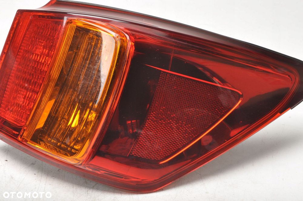 LEXUS IS II LIFT LAMPA PRAWA TYLNA PRAWY TYŁ - 6