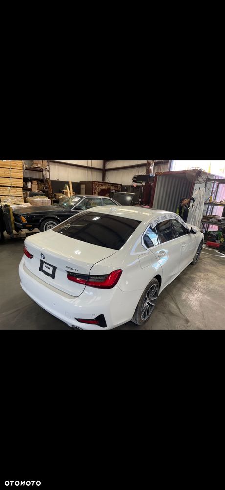 BMW Seria 3 330i xDrive Sport Line - 3