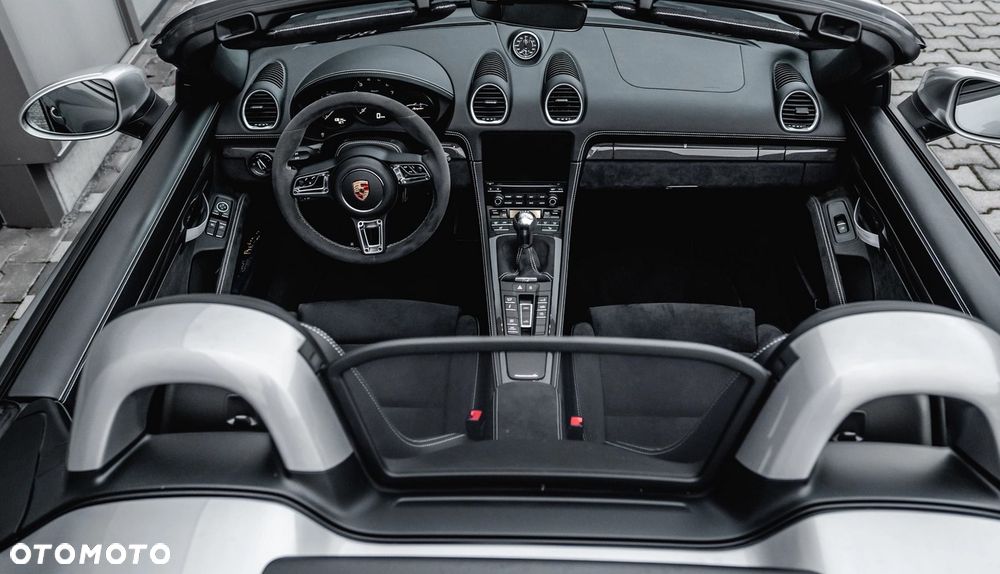 Porsche 718 Boxster Spyder - 10