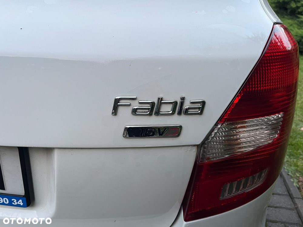 Skoda Fabia 1.6 16V Style - 6