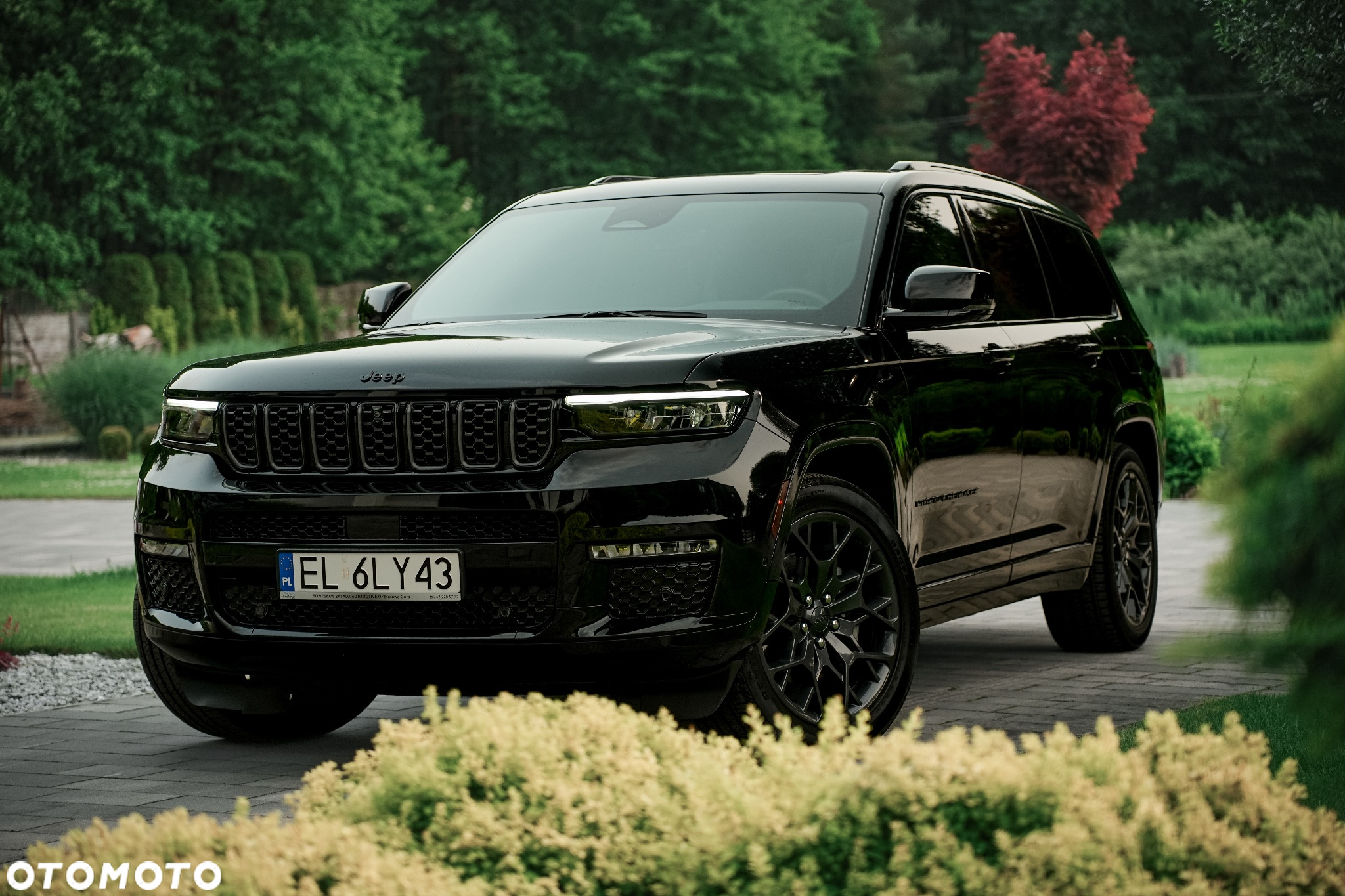 Jeep Grand Cherokee - 21