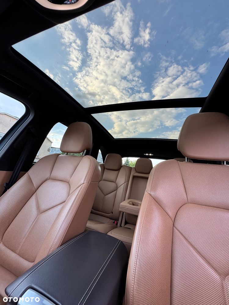 Porsche Cayenne - 12