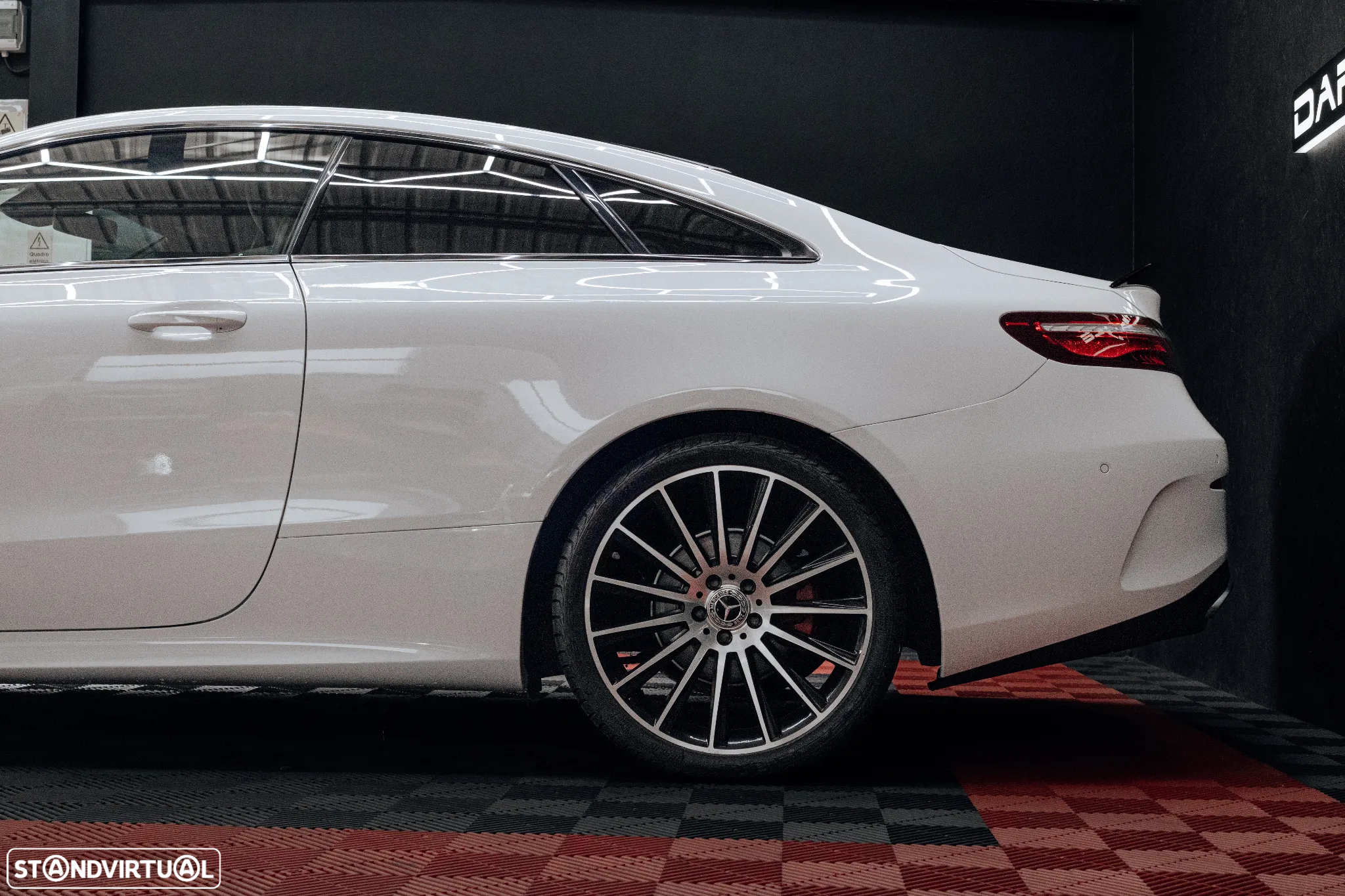 Mercedes-Benz E 220 d AMG Line - 8