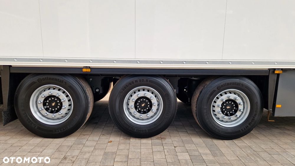 Schmitz Cargobull * CHŁODNIA * OŚ PODNOSZONA * 4 RYGLE * - 22