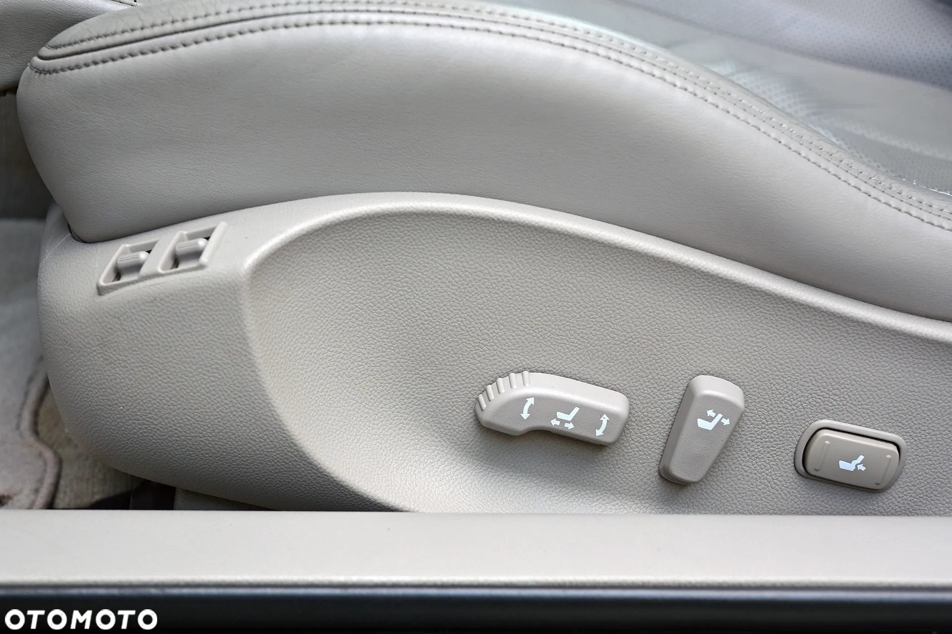 Infiniti G G37 S - 32