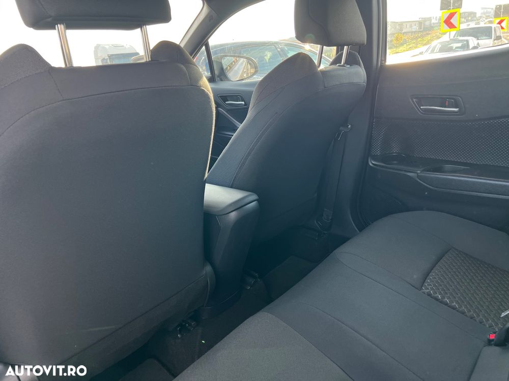 Toyota C-HR Hybrid Style Selection - 9