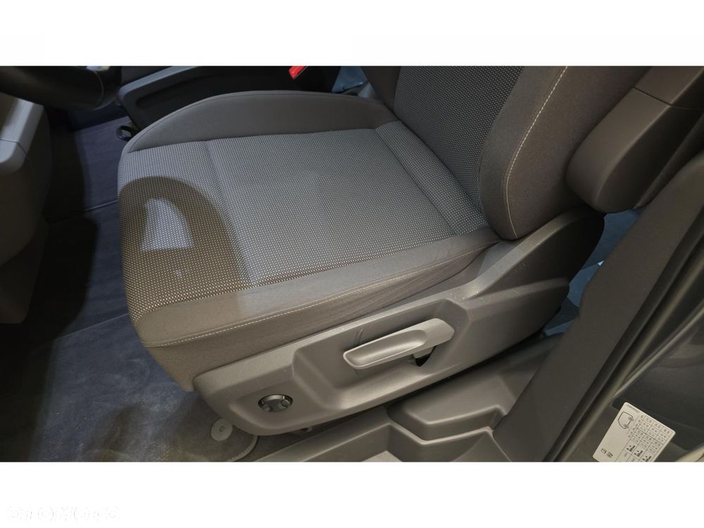 Volkswagen Multivan - 21