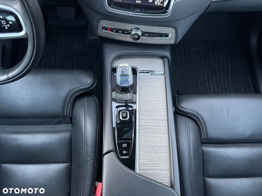 Volvo XC 90 B5 D AWD Plus Bright - 21