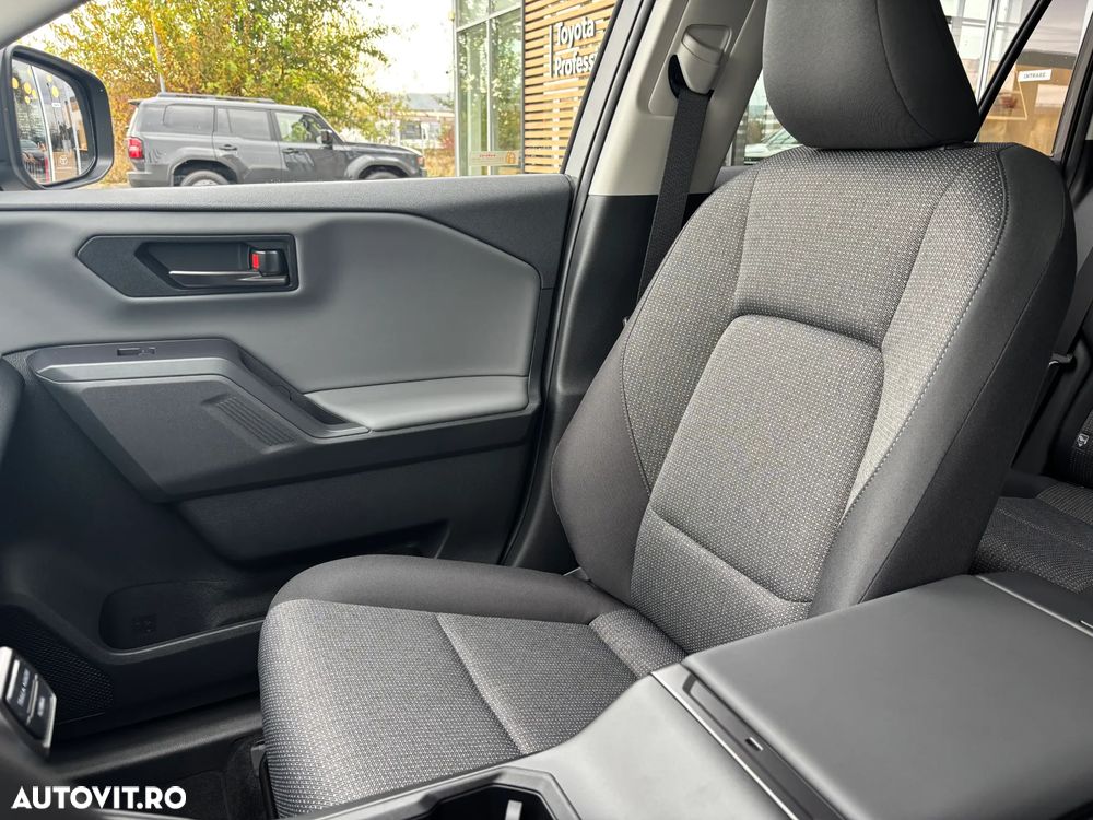 Toyota RAV4 - 6