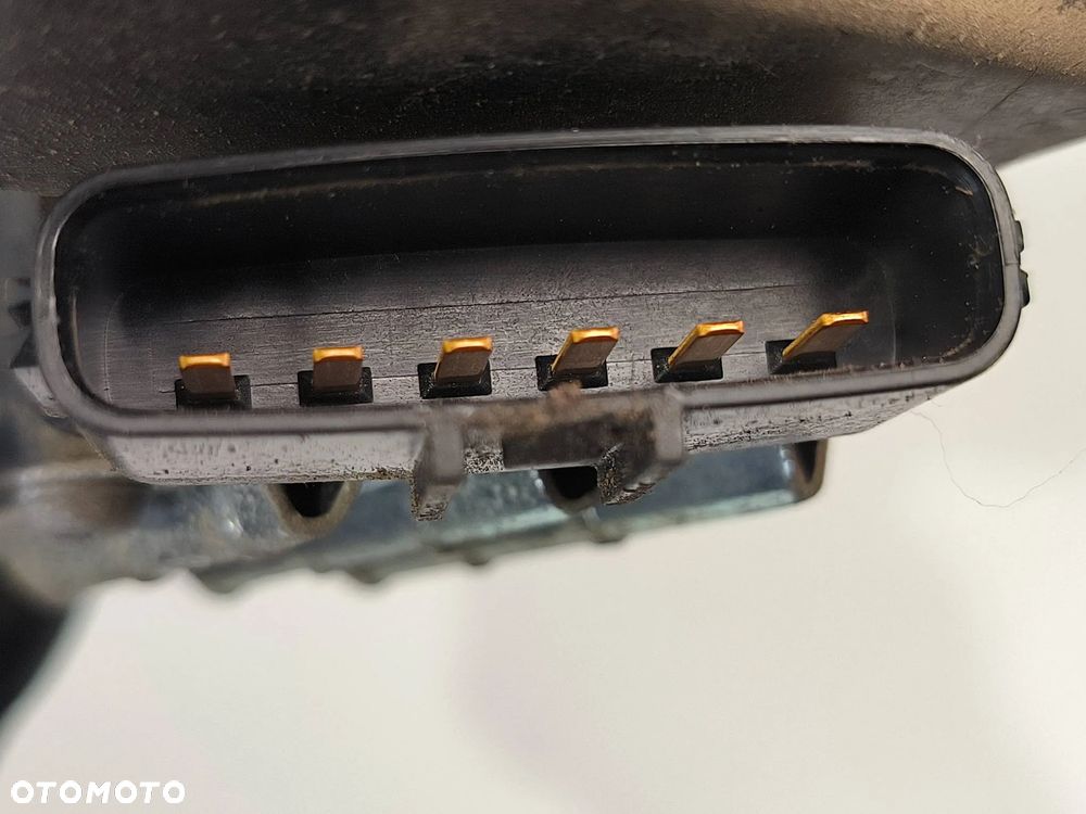 Pedał gazu / przyspieszenia APM30017 Mitsubishi Pajero 2008 SUV Diesel 147kW 3200cm³ - 4