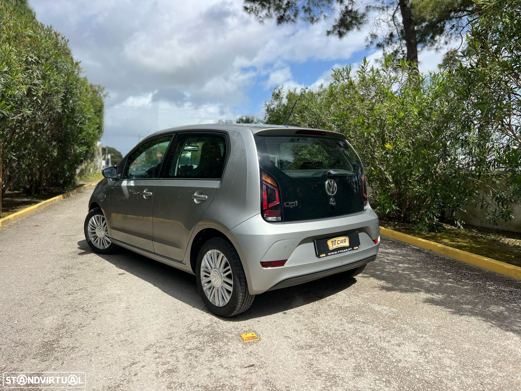 VW Up! - 7