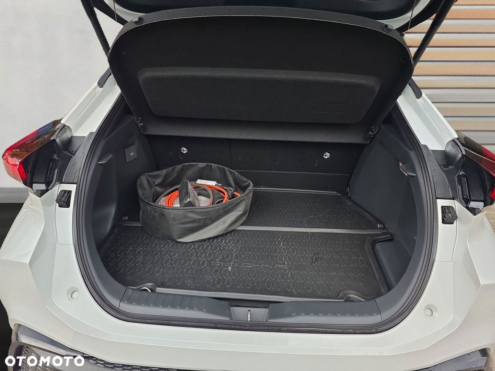 Toyota C-HR 2.0 PHEV Dynamic Force Executive - 14