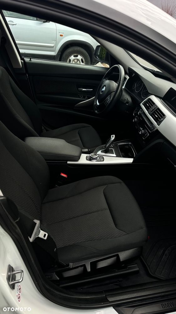 BMW 3GT 320i xDrive Advantage - 18