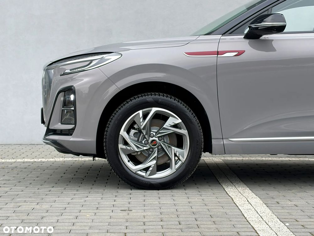 Hongqi HS3 - 14