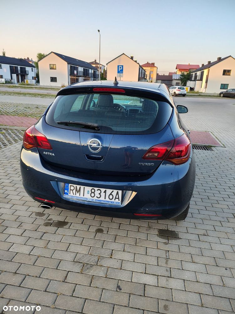 Opel Astra 1.6 Turbo - 4